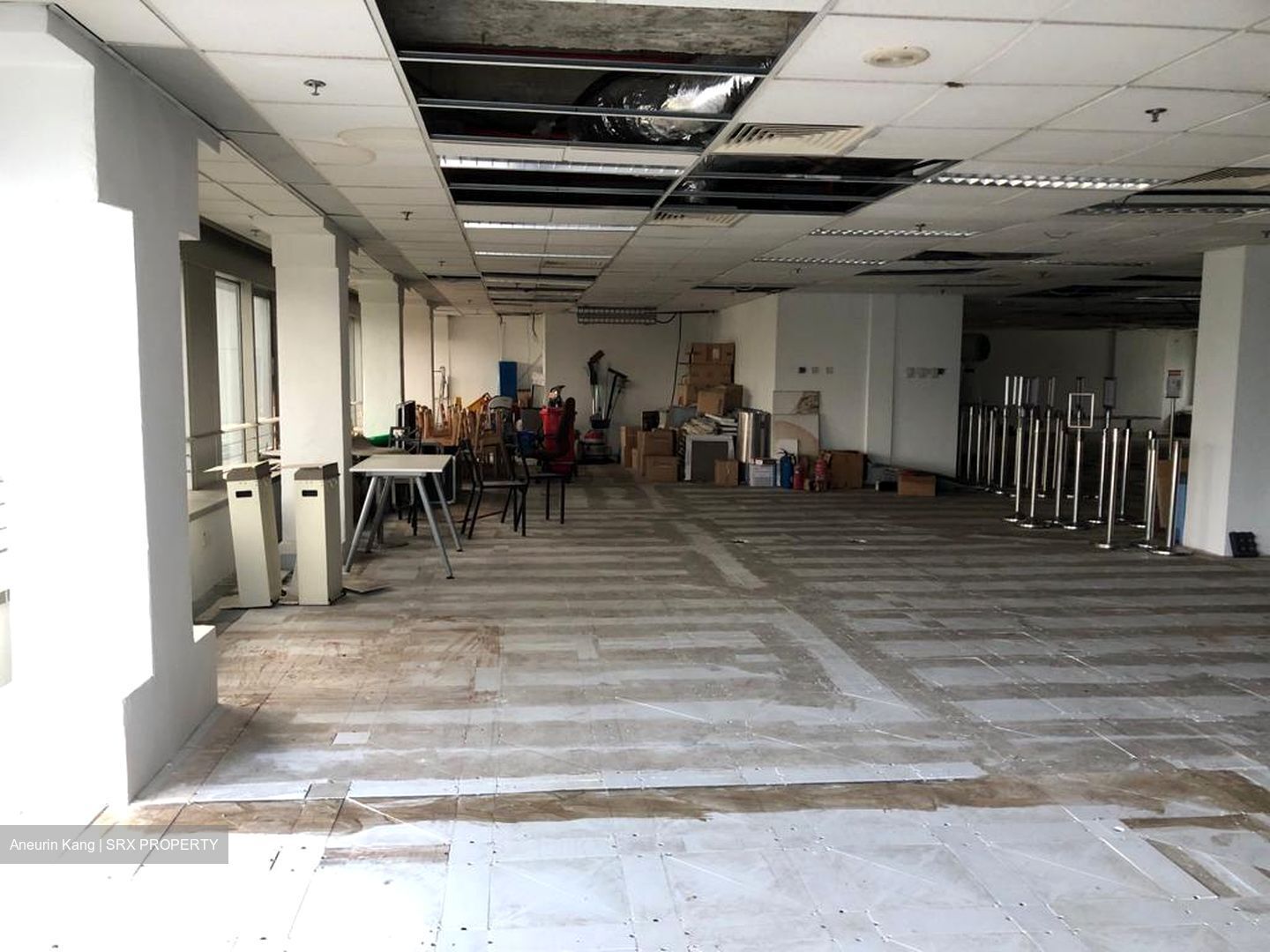 100 Am (D2), Office #588152451